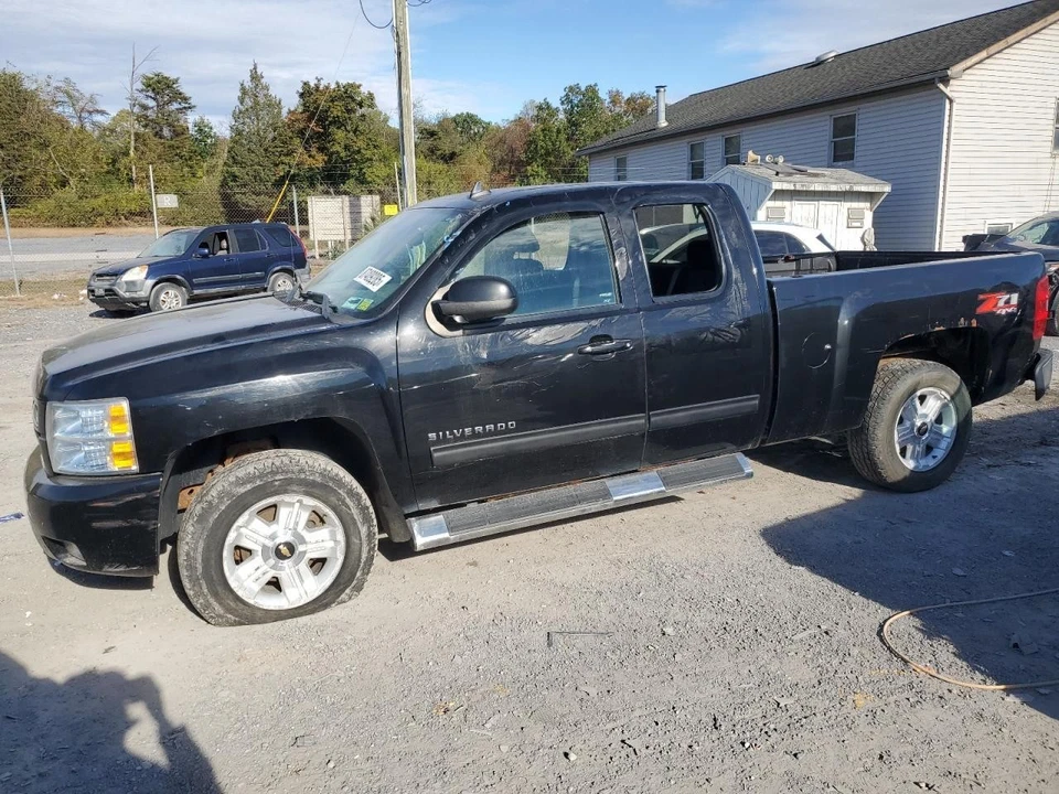 Used Front Left Door Assembly Front fits: 2013 Chevrolet Silverado 1500 pickup L - Image 3 of 4
