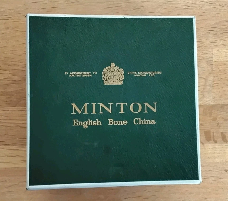 Vintage Minton Bone China Made In England Haddon  Hall Small Bowl 4.5" Diameter  - Image 4 of 4