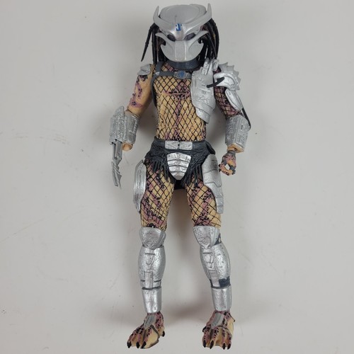 NECA Predator Series 12 Enforcer Predator 7” Figure (Missing Hand) - Picture 3 of 10