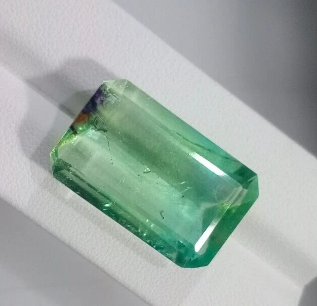 Pedra preciosa solta fluorita corte natural 46 quilates boa cor verde do Paquistão - Imagem 4 de 4