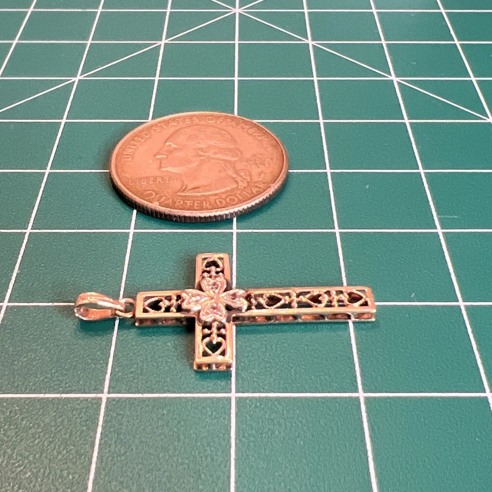 Antigua cruz corazón filigrana de oro amarillo blanco de 10 k Esemco con colgante de diamantes Foto 4 de 4