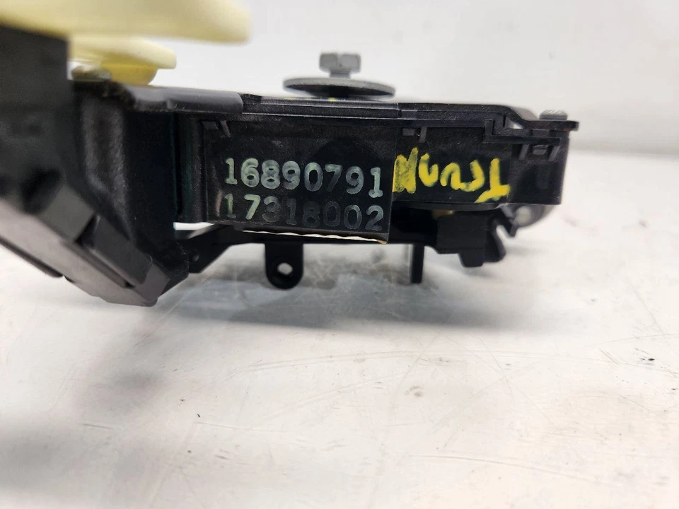 Buick Lacrosse 2008 pestillo de maletero trasero Foto 3 de 4