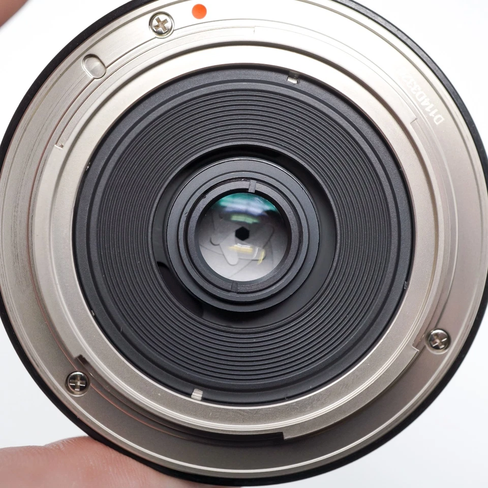 Samyang 8mm f/3.5 UMC CS II Fisheye Lens for Canon EF Mount - Excellent Cond. - Image 4 of 4