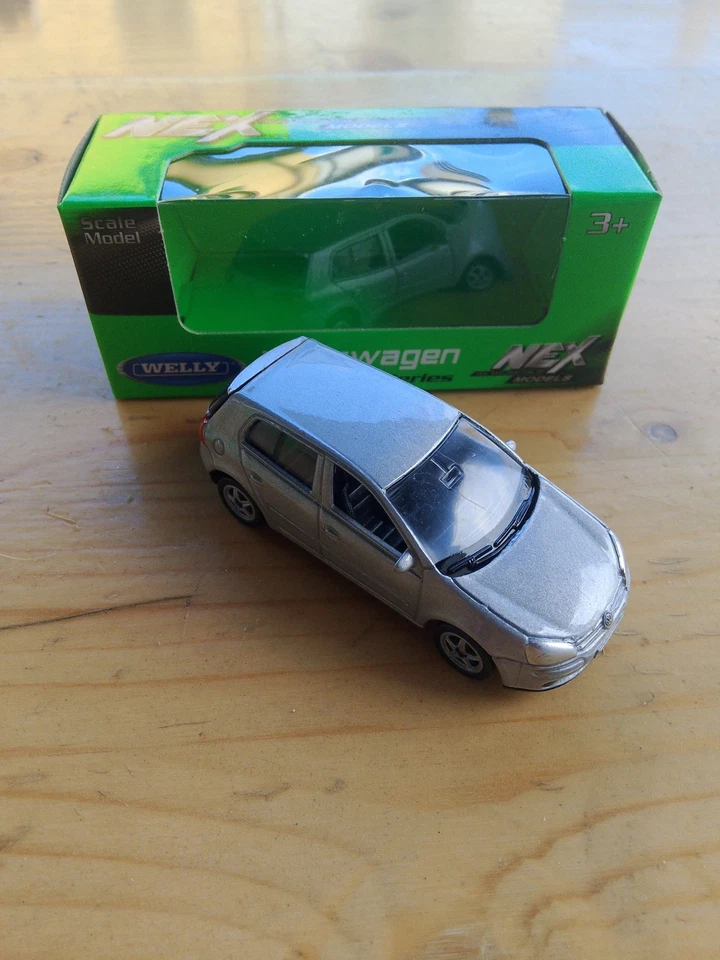 Modellino Welly Volkswagen Golf 7 Scala 1:60 Circa Nuova - Immagine 2 di 4
