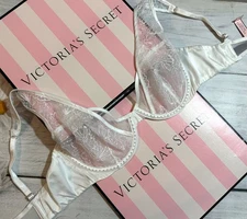 Victoria's Secret LUXE LINGERIE Unlined Floral Embroidered Plunge Bra