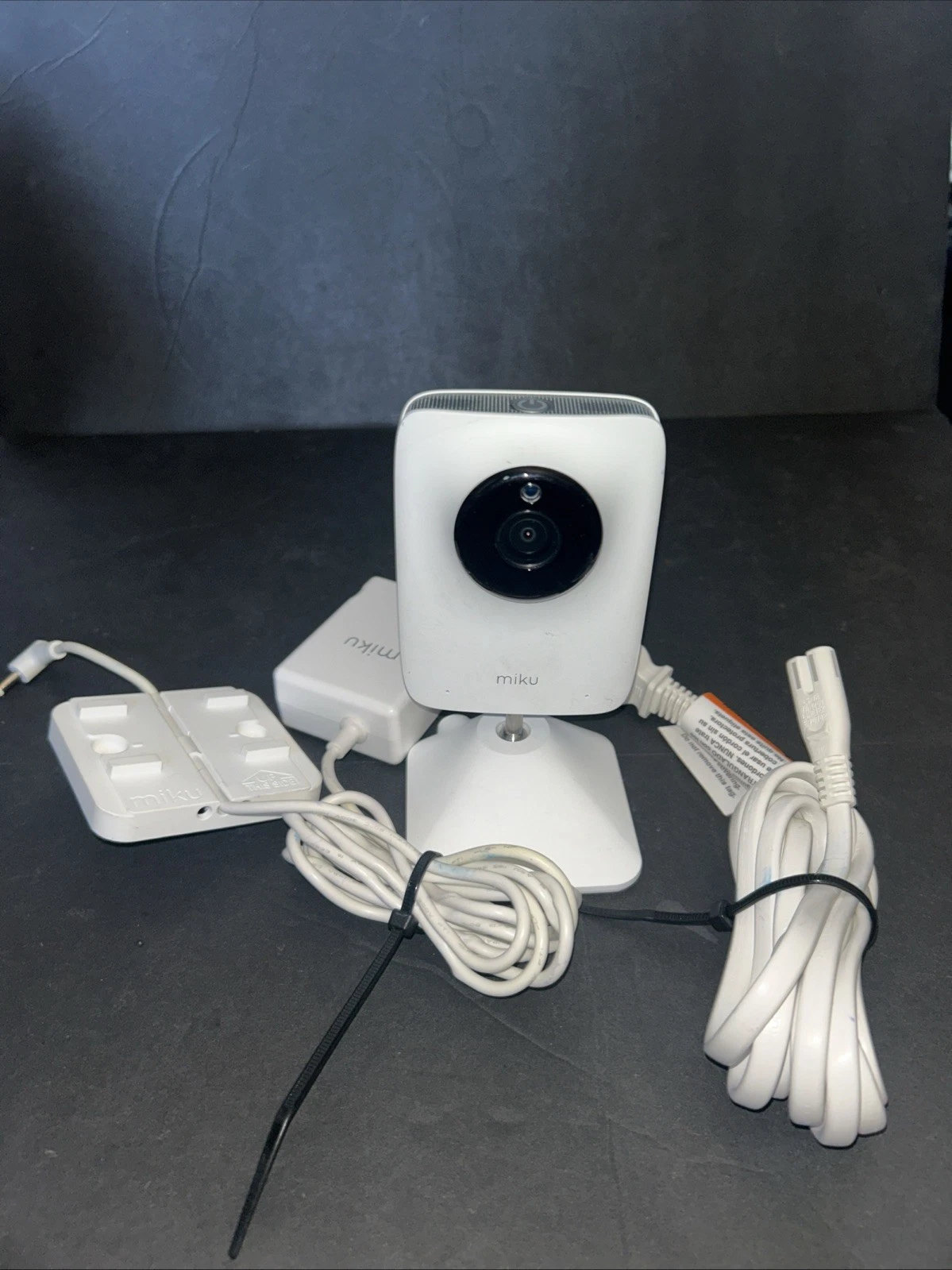 Miku Smart Baby Monitor M0100 – Real-Time Breathing & Sleep Tracking – White