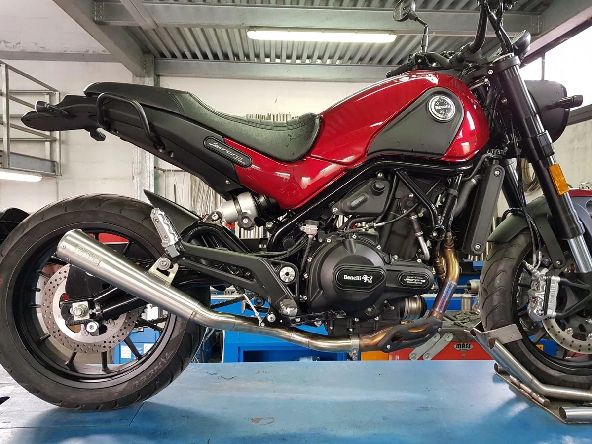 Benelli leoncino 500 exhaust outlet