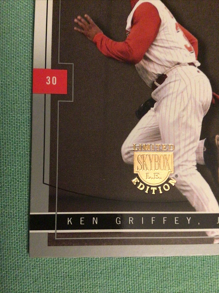 2004 Skybox LImited Edition #30 Ken Griffey Jr. - Image 4 of 4