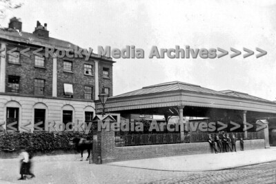 Swq-100 LNWR, Clapham Junction Railway Station, London. Foto
