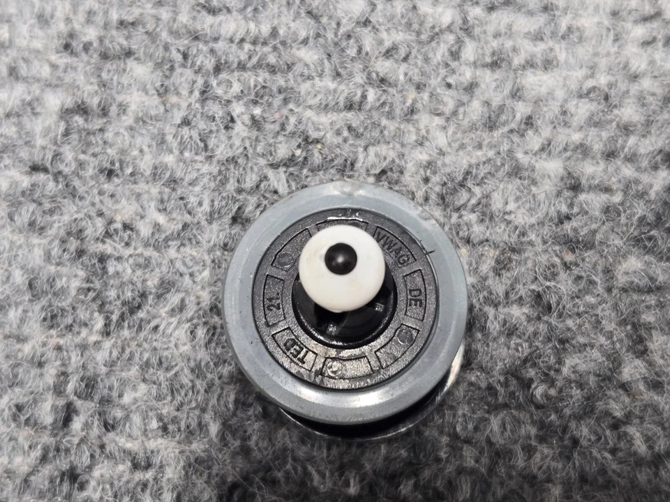 Audi S6 2013-2018 clips de montaje de panel de moldura de puerta con sellador 12 piezas OEM Foto 3 de 4