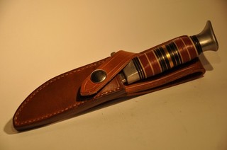 Ein Jagdmesser