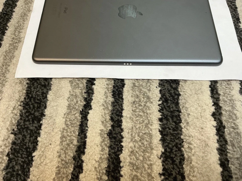 Apple iPad 9th 8th 32GB/64GB WIFI Unlocked very Good Condition Christmas offer - Image 3 of 4