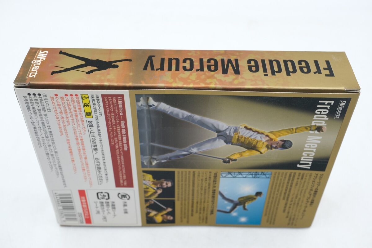 Bandai SH Figuarts Freddie Mercury Queen 2016 Action Figure Bandai SH Figuarts Freddie Mercury Queen 2016 Action Figure