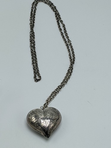 Details about / Vintage Sterling Silver Puffy Etched Heart Locket
