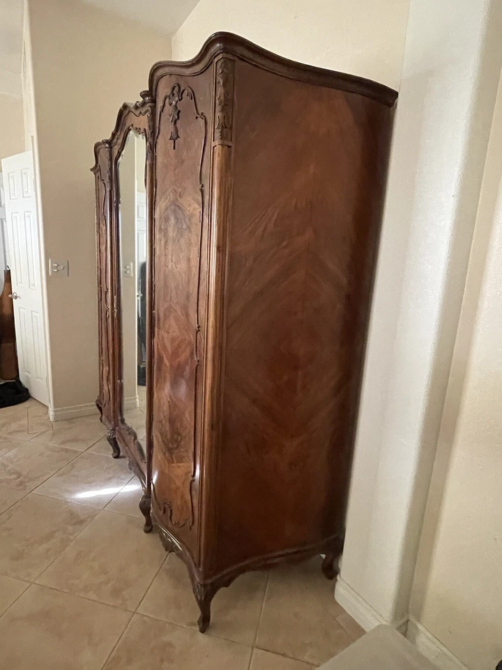 Antiguo juego de dormitorio provincial francés del siglo XVIII 5 piezas - estilo Luis XV Foto 3 de 4