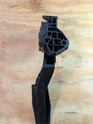 General Motors GM Genuine Parts 13252702 Accelerator Pedal with Position Sensor - Picture 7 of 10