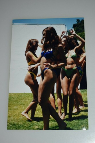 Kiezen Hulpeloosheid geleidelijk candid of playful woman at pool party bikini girl VINTAGE PHOTOGRAPH e | eBay Kiezen Hulpeloosheid geleidelijk candid of playful woman at pool party bikini girl VINTAGE PHOTOGRAPH e | eBay