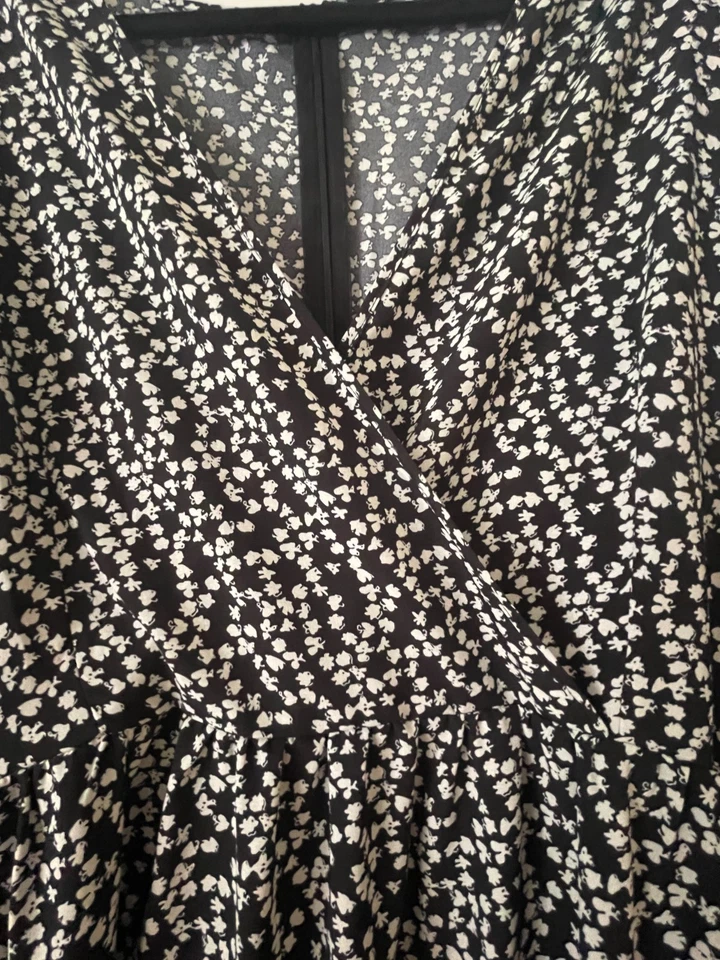 schönes, schwarz gemustertes Midikleid in Größe 5XL - Bild 3 von 4