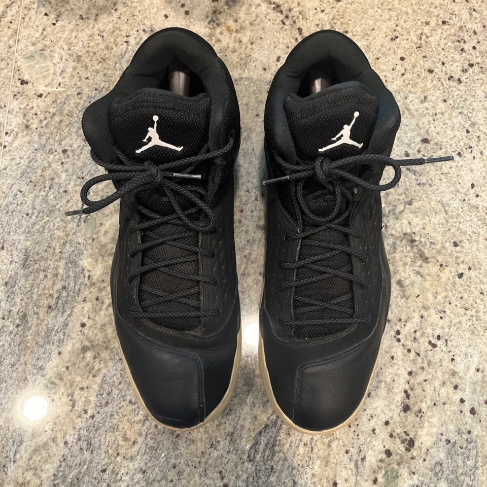 Tênis de basquete Jordan New School masculino 13 EUA 768901-010 preto camurça ar - Imagem 4 de 4