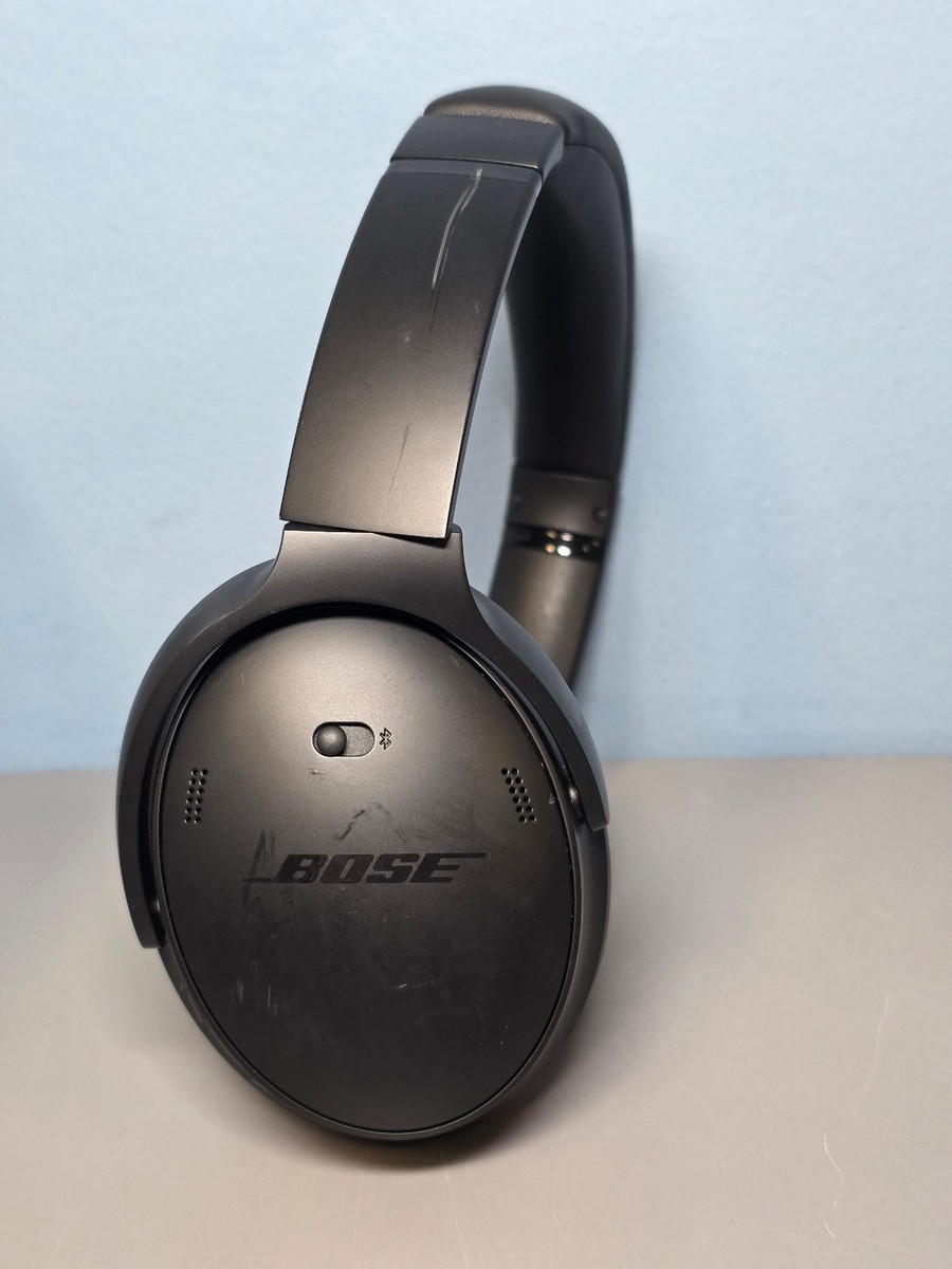 Bose Quiet Comfort - Black Noise Cancelling Headphones- Excellent