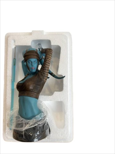 Gentle Giant Star Wars Aayla Secura Collectible Mini Bust Statue 4250 - Picture 5 of 11