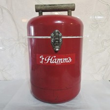Raro enfriador aislado de barril redondo de metal rojo HAMM'S BEER de colección Handi-Boy 16"