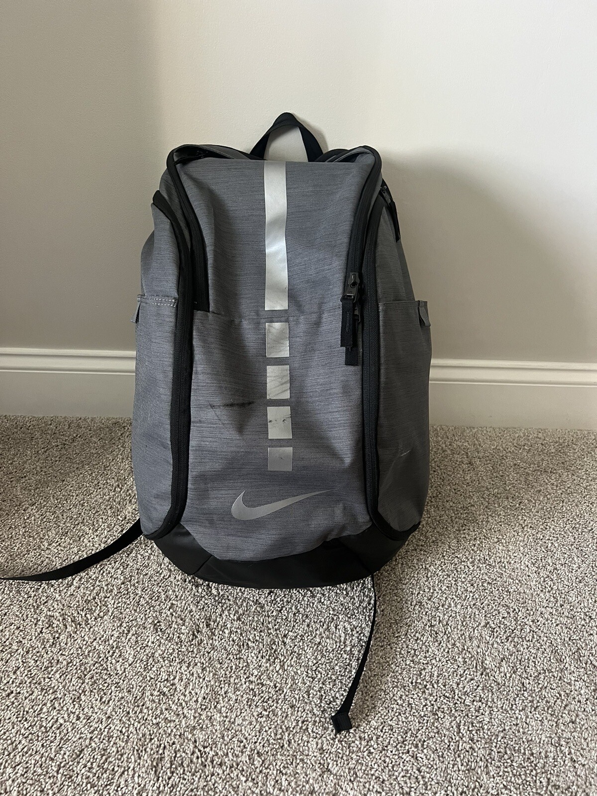 Nike Hoops Elite Pro Backpack Dark Grey/Metallic Co… Gem