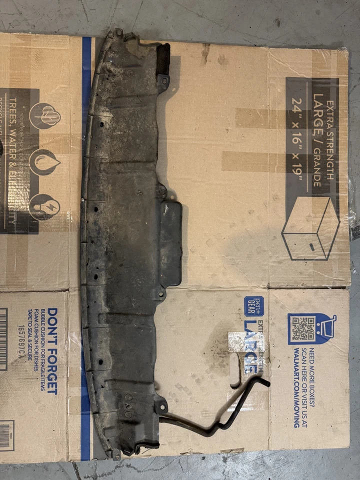 Protector contra salpicaduras panel de soporte de radiador inferior Lexus LS400 1998-2000 Foto 2 de 2