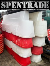 NOVUS HEAVY DUTY TRAFFIC MANAGEMENT SEPARATOR WATER FILLABLE SITE BARRIERS