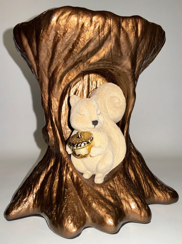 Bath & Body Works Flocked Squirrel in Tree Stump 3 фитиля подсвечник бронзовый новый с ценниками - Изображение 3 из 4