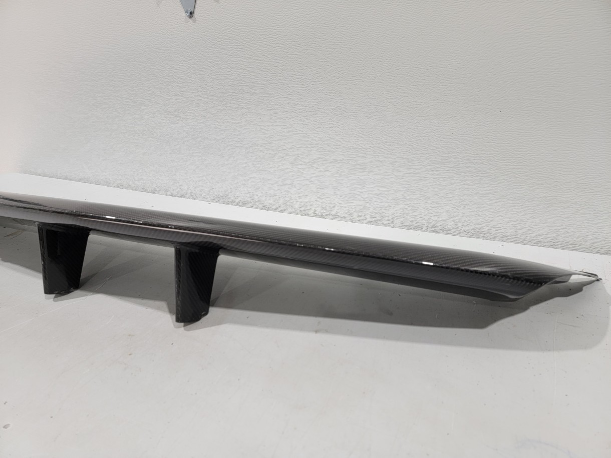 LAMBORGHINI URUS CARBON FRONT LOWER SPOILER SPLITTER 4ML807059A OEM