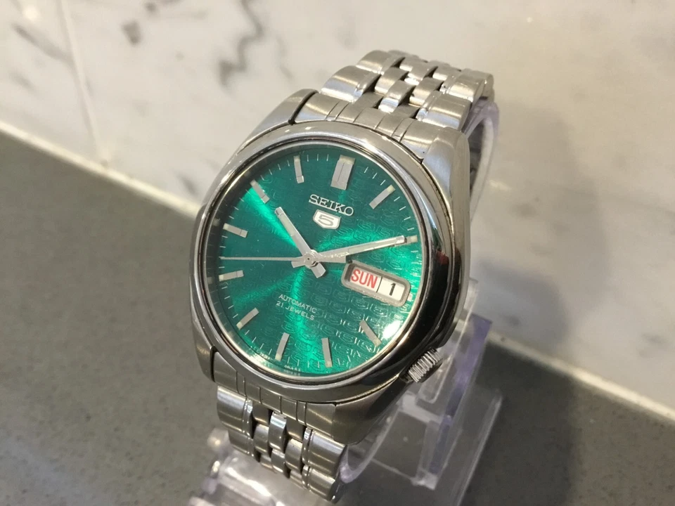 Vintage RARE Seiko 5 Automatic SNK543 Embossed Green dial 7s26-01V0 Men's Watch