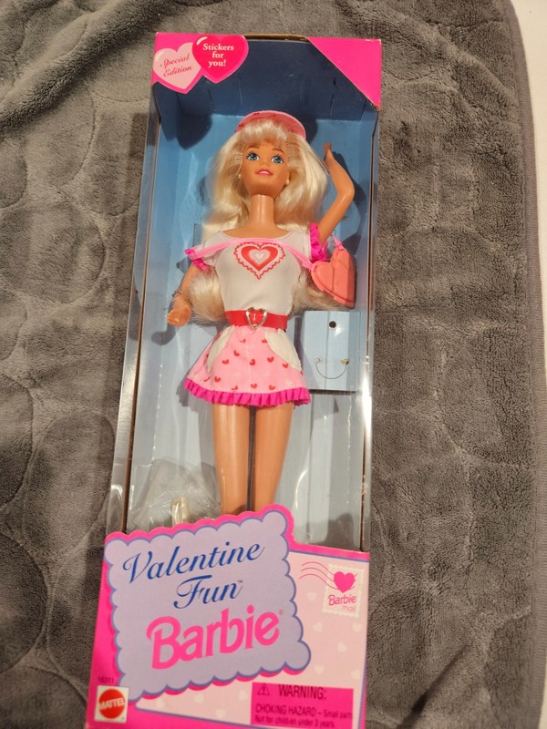 1996 Valentine Fun Barbie Vintage Pink Box Mattel Special Edition creased box