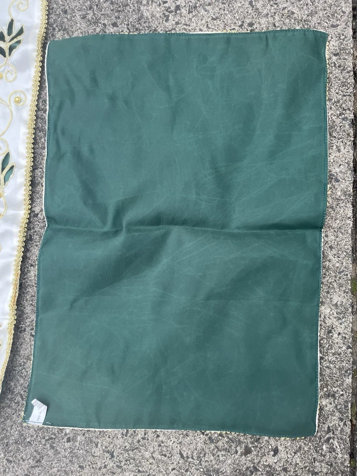 Impresionante Sedoso Corredor de Navidad y Juego de 4 Manteles Individuales Patrón de Pascua Borde Dorado Foto 4 de 4