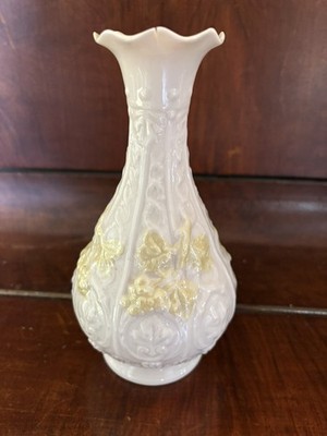 Belleek Irland Porzellan Vase gelbe Weinblätter braune Markierung 7'' hoch,  