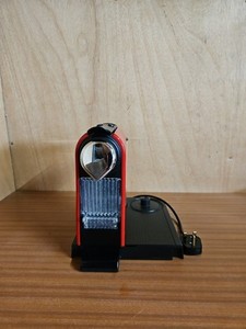 Krups XN 7106 Nespresso Citiz rot Nespresso Pod Kaffeemaschine Ersatzteile aber funktioniert