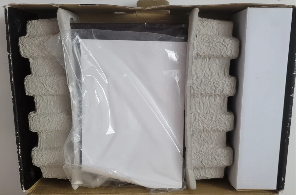 Coby 8" Digital Photo Frame with Multimedia Playback 1GB Built in Memory  - Image 4 of 4