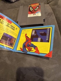 Spider-Man Return Of The Sinister Six Cartucho de Juego y Manual Juego Nintendo Nes