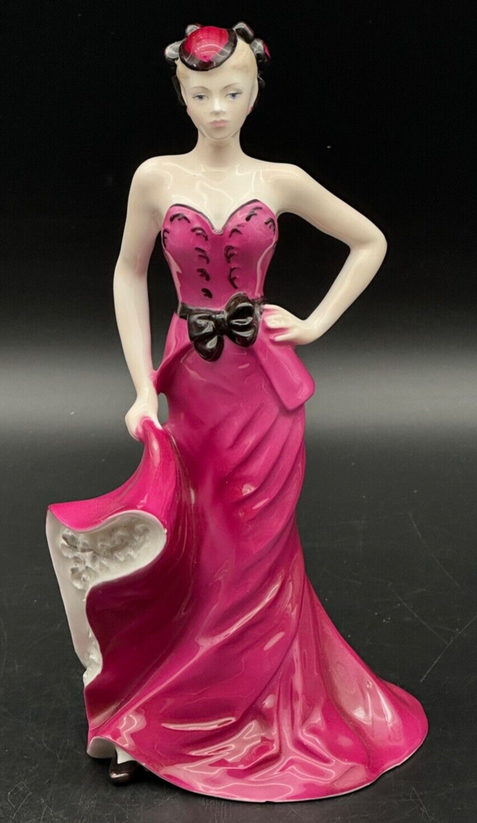 Coalport Figurine Ladies of Fashion Sophisticated Lady Bone China