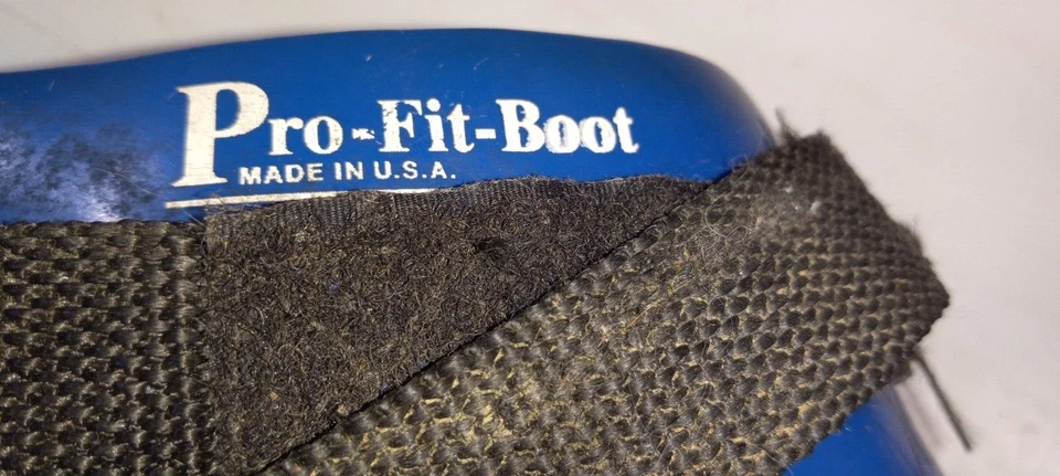 Pair (2) Davis Pro-Fit Boot Size M - Image 2 of 4