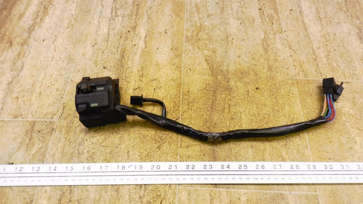 1990 Kawasaki ZX750 H Ninja K322-3) left hand controls switches