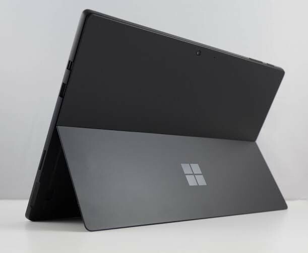 Microsoft Surface Pro i7 10th Gen 16 GB RAM 256 GB SSD Black
