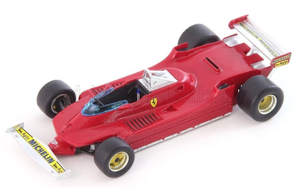 montage de maquettes en kit résine F1 avec moteur 1/43 par maquettiste professionnel