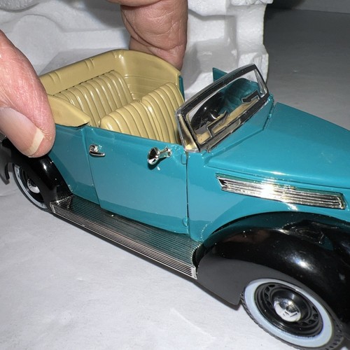 National Motor Museum Mint 1937 V-8 Club Cabriolet Golden Age of Ford Note - Picture 16 of 22