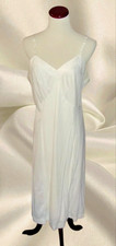 Vintage Womens Charmode Sears M Ivory Silky Full Slip Seam Cup Scalloped Detail