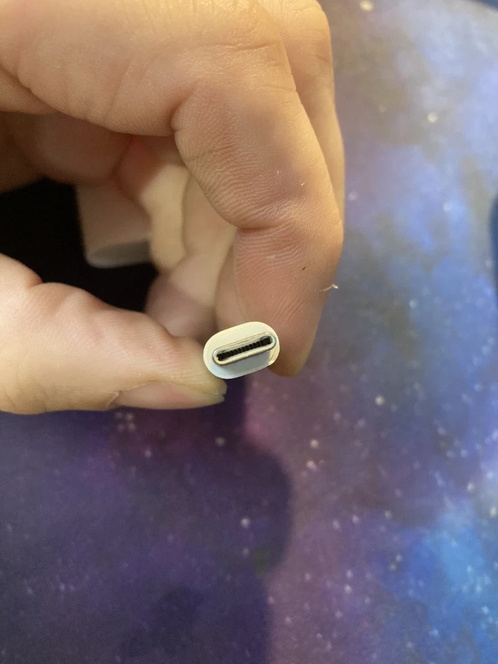 Apple USB-C to Digital AV Multiport HDMI Adapter MUF82AM/A Genuine A2119 OEM - Image 2 of 4