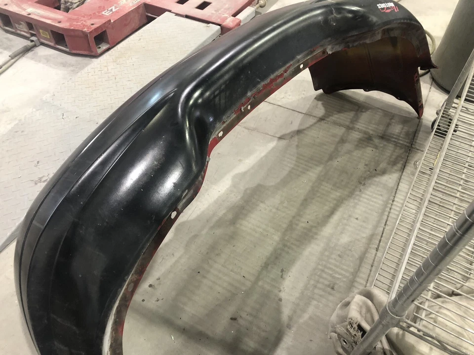 Parachoques trasero Eagle Talon Foto 3 de 4