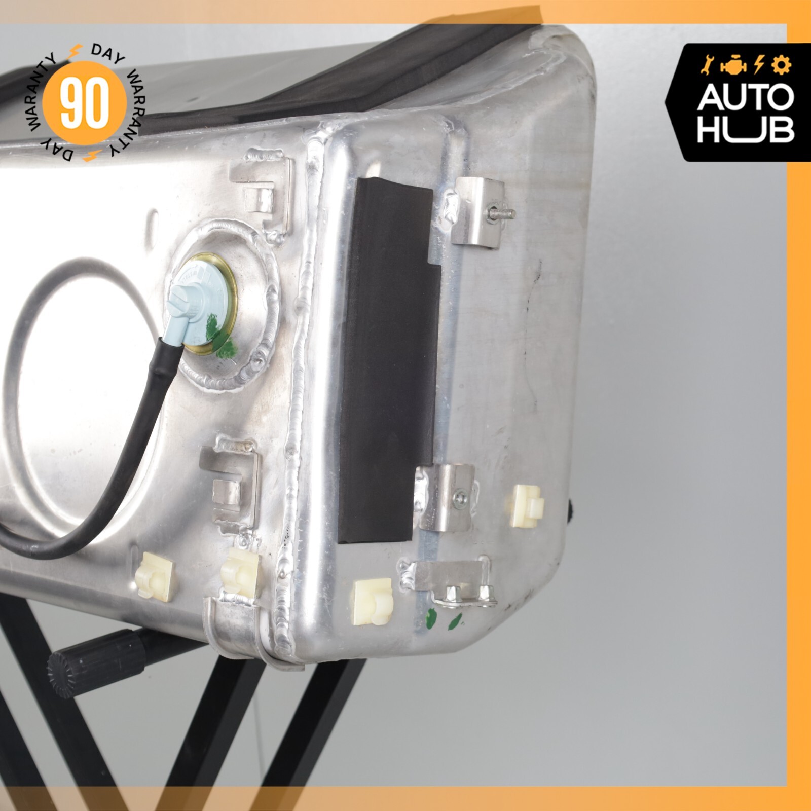 06-13 Maserati Quattroporte M139 S GT S Gas Fuel Tank Reservoir Assembly OEM 71k