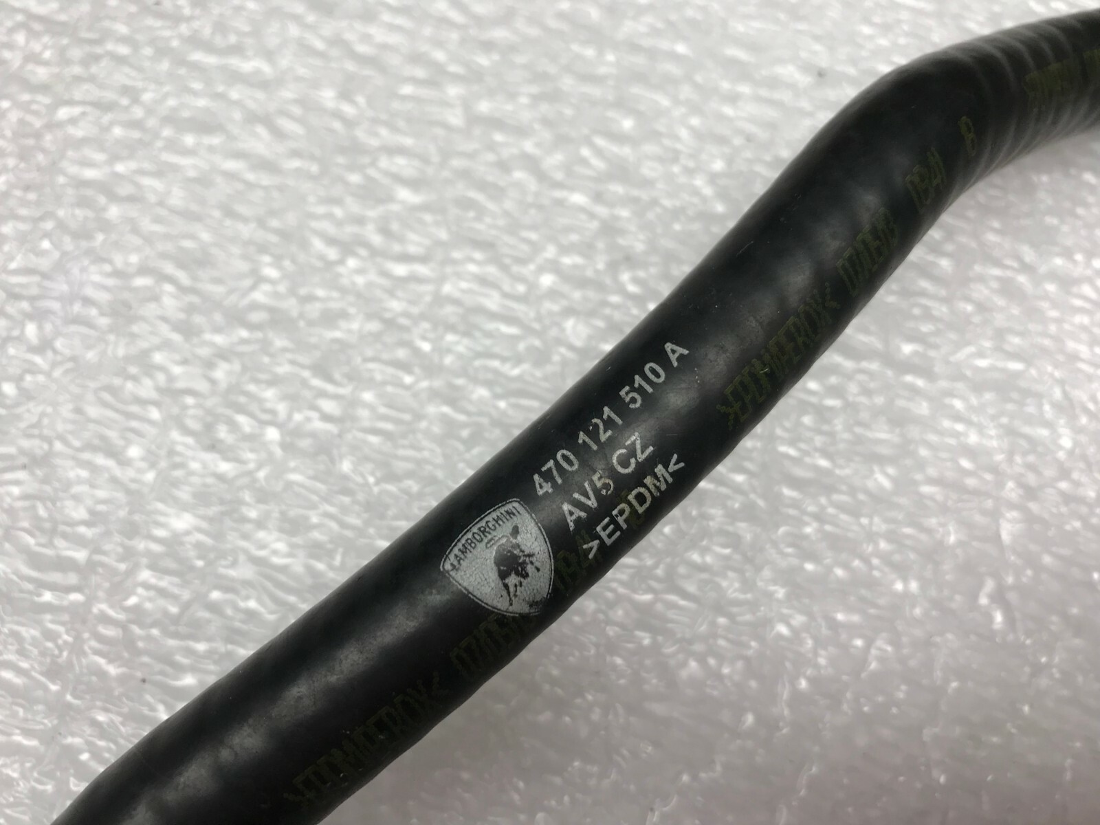 LAMBORGHINI AVENTADOR 3-WAY COOLANT HOSE WITH UNION OEM 410133381B 470121510A