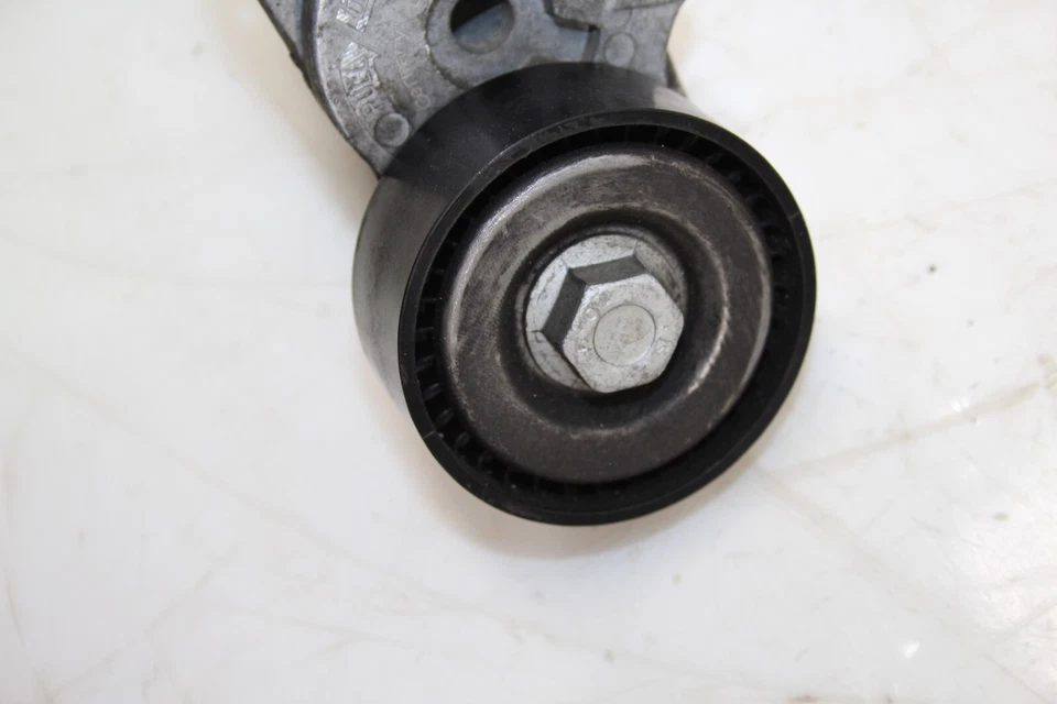 2015-2019 Volkswagen GTI Drive Belt Tensioner 06L903133D OEM Foto 2 de 4